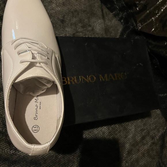 Men 8.5 - Picture 2 of 6